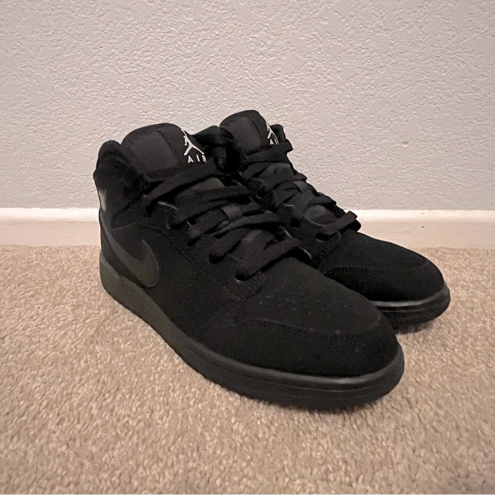 Air Jordan 1 Mid GS Triple Black 554725-040 Size 4